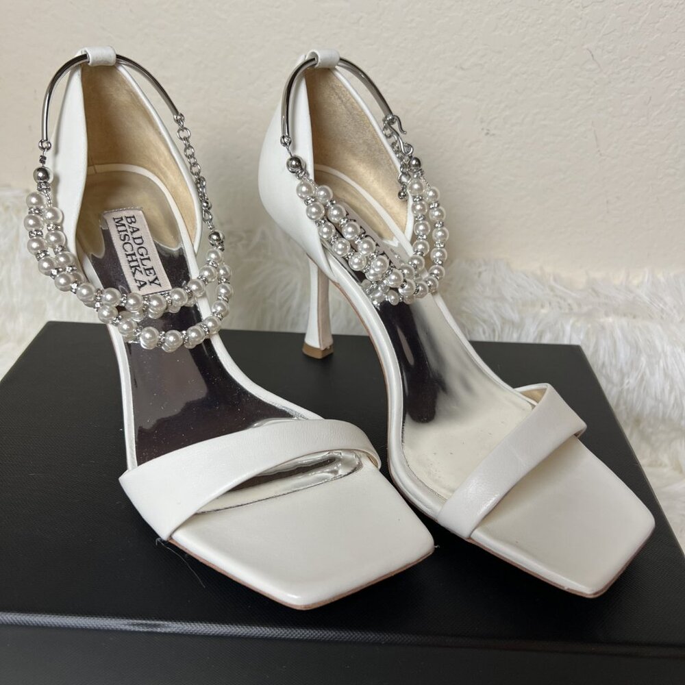 Badgley Mischka Sandals